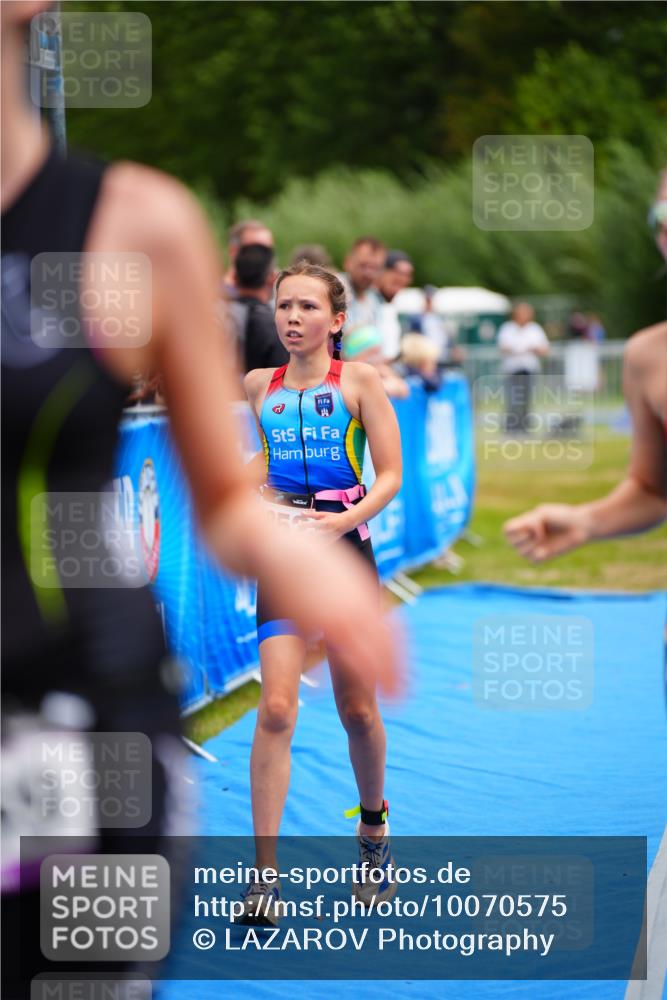 30.08.2026 - Elbe Triathlon Hamburg LAZAROV Photography http://msf.ph/oto/10070575 30.08.2026 12:53:42 Ziel 1757, 1769, 1852 meine-sportfotos.de
