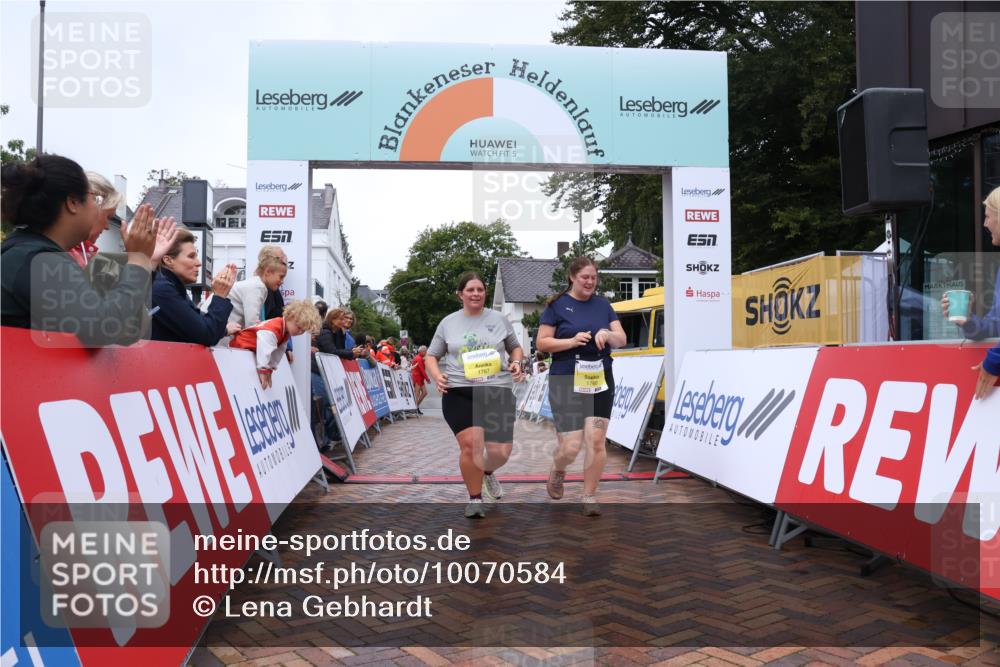 30.08.2026 - Blankeneser Heldenlauf Lena Gebhardt http://msf.ph/oto/10070584 30.08.2026 10:09:06 Ziel 1766, 1767 meine-sportfotos.de