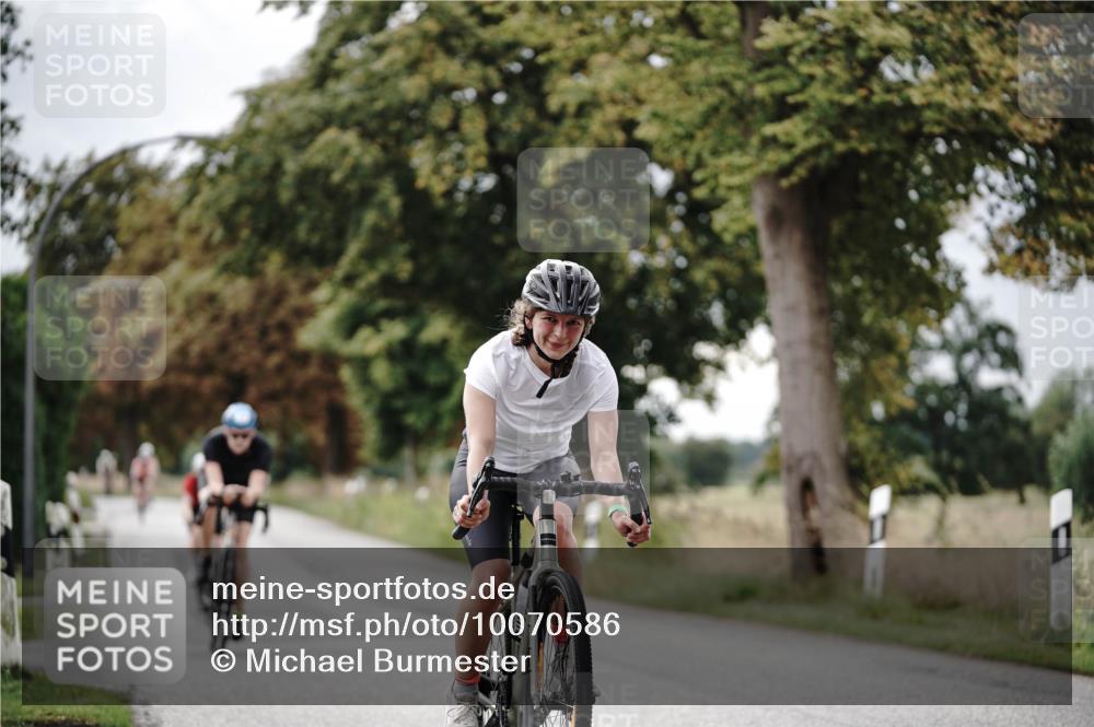 30.08.2026 - Elbe Triathlon Hamburg Michael Burmester http://msf.ph/oto/10070586 30.08.2026 09:56:47 Radfahren 543, 643, 646, 771, 912, 957 meine-sportfotos.de