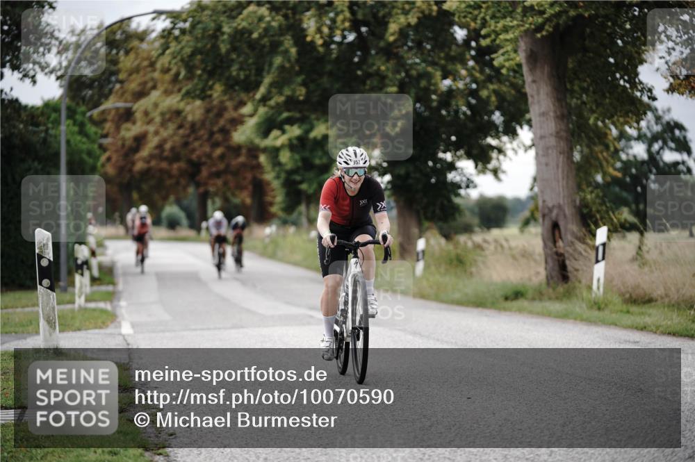 30.08.2026 - Elbe Triathlon Hamburg Michael Burmester http://msf.ph/oto/10070590 30.08.2026 09:56:49 Radfahren 543, 646, 771, 901, 912, 957 meine-sportfotos.de