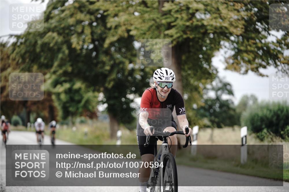 30.08.2026 - Elbe Triathlon Hamburg Michael Burmester http://msf.ph/oto/10070594 30.08.2026 09:56:50 Radfahren 543, 646, 771, 901, 912, 957, 962 meine-sportfotos.de