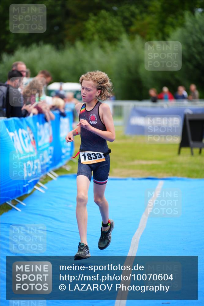 30.08.2026 - Elbe Triathlon Hamburg LAZAROV Photography http://msf.ph/oto/10070604 30.08.2026 12:53:54 Ziel 1761, 1833 meine-sportfotos.de