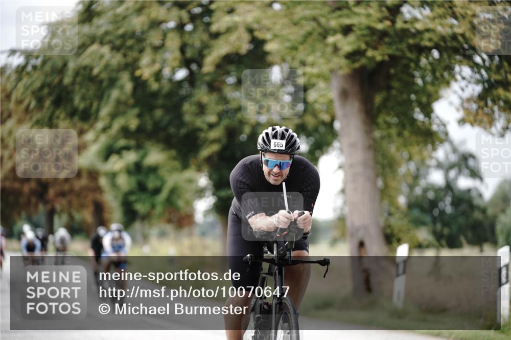 30.08.2026 - Elbe Triathlon Hamburg Michael Burmester http://msf.ph/oto/10070647 30.08.2026 09:57:20 Radfahren 261, 641, 665, 678, 698, 747, 810, 887, 1896 meine-sportfotos.de