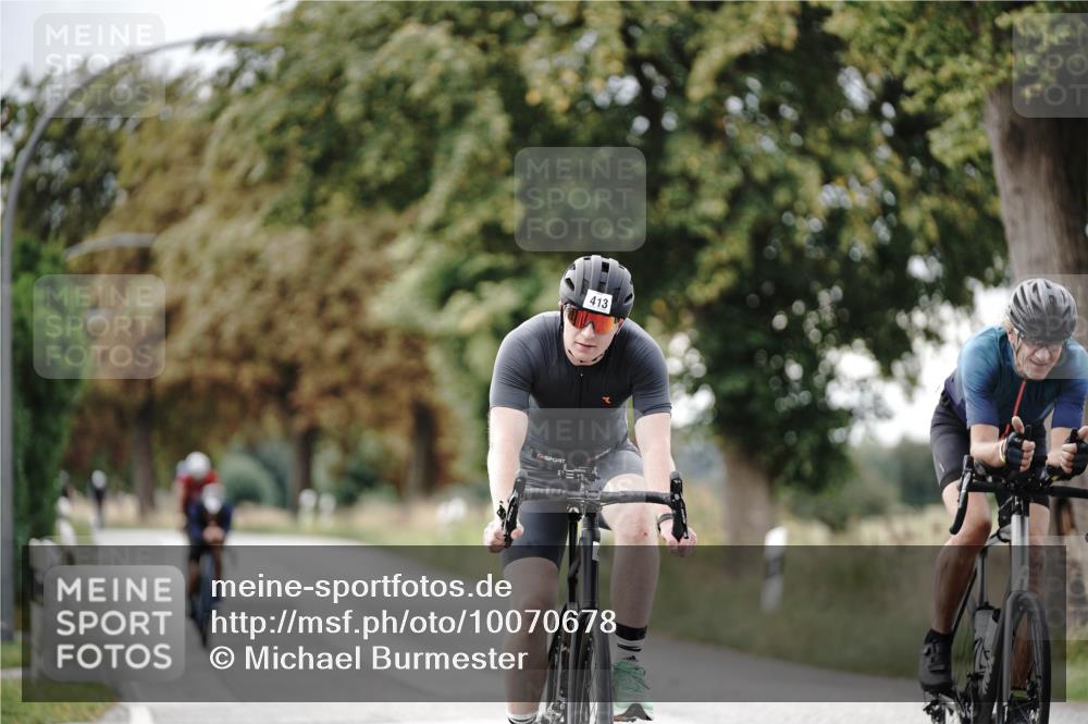 30.08.2026 - Elbe Triathlon Hamburg Michael Burmester http://msf.ph/oto/10070678 30.08.2026 09:57:35 Radfahren 413, 737, 768, 976 meine-sportfotos.de