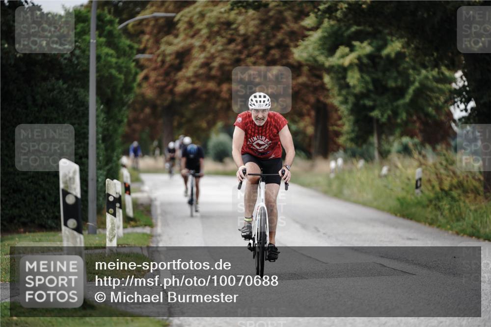30.08.2026 - Elbe Triathlon Hamburg Michael Burmester http://msf.ph/oto/10070688 30.08.2026 09:57:39 Radfahren 569, 734, 737, 976 meine-sportfotos.de