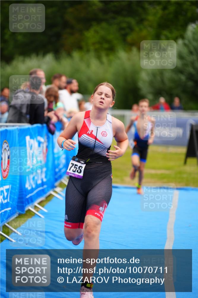 30.08.2026 - Elbe Triathlon Hamburg LAZAROV Photography http://msf.ph/oto/10070711 30.08.2026 12:54:19 Ziel 1758, 1836, 1857, 1864 meine-sportfotos.de