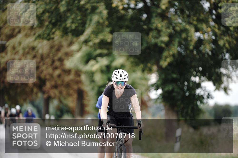 30.08.2026 - Elbe Triathlon Hamburg Michael Burmester http://msf.ph/oto/10070718 30.08.2026 09:57:57 Radfahren 446, 611, 838, 880, 938 meine-sportfotos.de