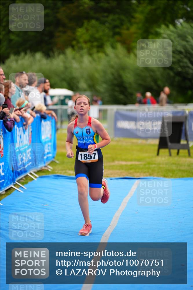 30.08.2026 - Elbe Triathlon Hamburg LAZAROV Photography http://msf.ph/oto/10070751 30.08.2026 12:54:27 Ziel 1857, 1864 meine-sportfotos.de