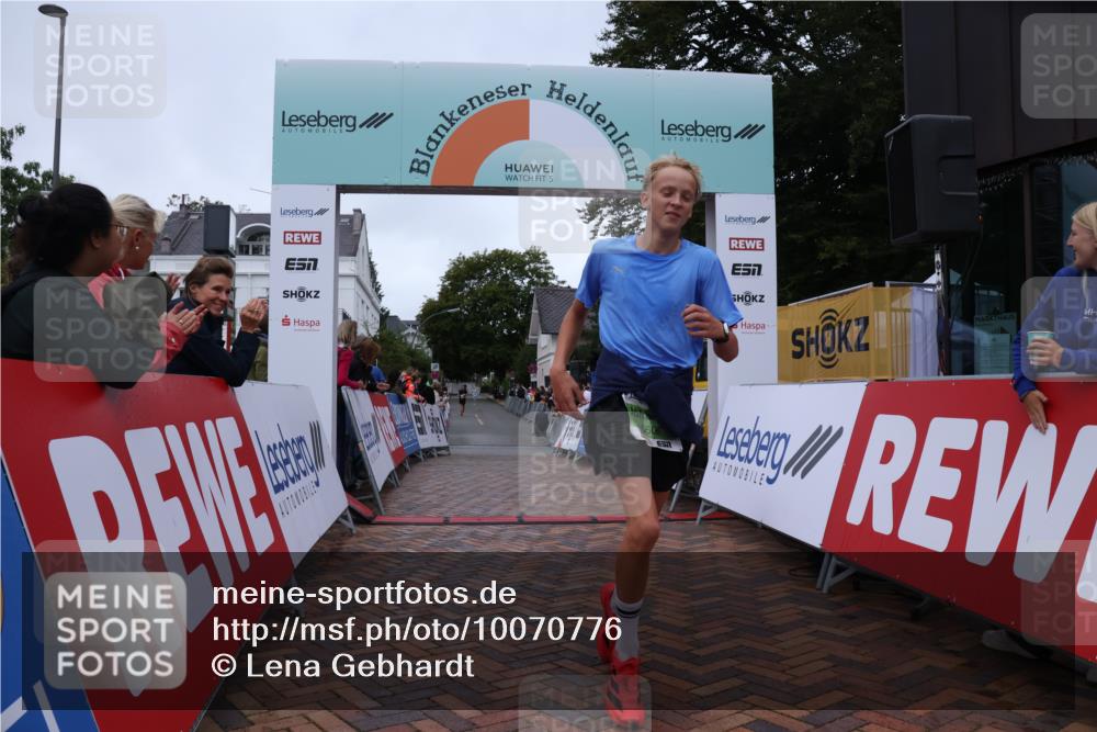 30.08.2026 - Blankeneser Heldenlauf Lena Gebhardt http://msf.ph/oto/10070776 30.08.2026 10:09:45 Ziel 5005, 5606, 5709 meine-sportfotos.de