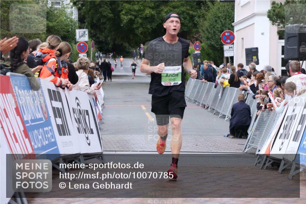 30.08.2026 - Blankeneser Heldenlauf Lena Gebhardt http://msf.ph/oto/10070785 30.08.2026 10:09:53 Ziel 5043 meine-sportfotos.de