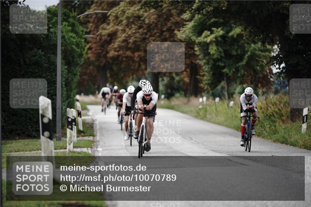 30.08.2026 - Elbe Triathlon Hamburg Michael Burmester http://msf.ph/oto/10070789 30.08.2026 09:58:36 Radfahren 417, 503, 506, 508, 513, 526, 656, 779, 950 meine-sportfotos.de