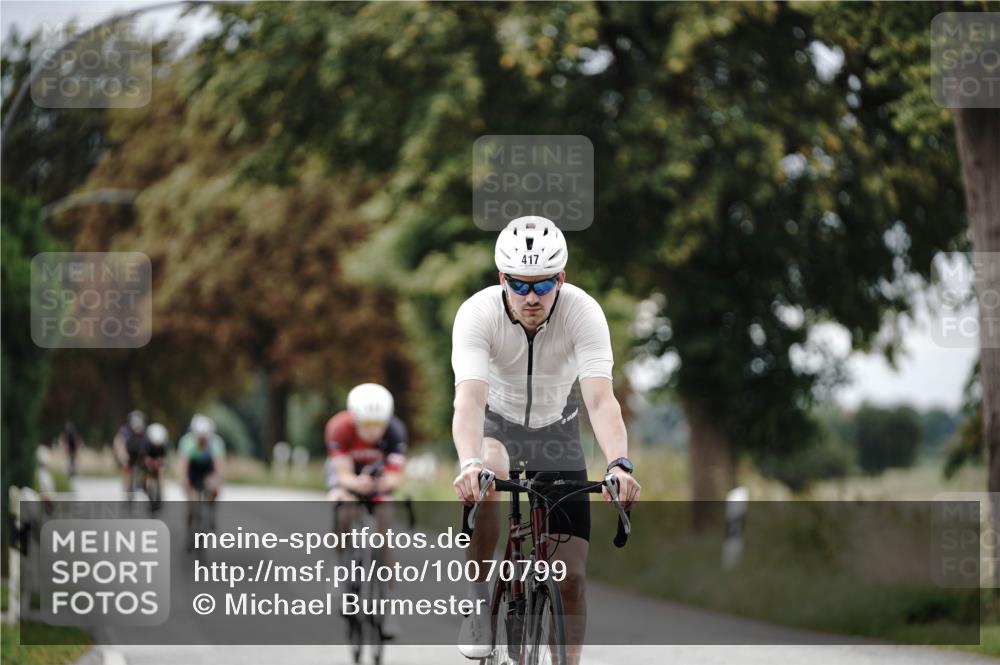 30.08.2026 - Elbe Triathlon Hamburg Michael Burmester http://msf.ph/oto/10070799 30.08.2026 09:58:39 Radfahren 417, 464, 503, 513, 526, 656, 746, 779, 950 meine-sportfotos.de