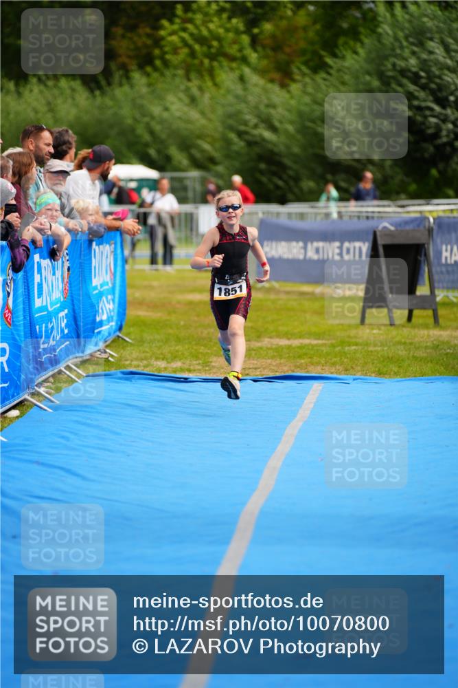 30.08.2026 - Elbe Triathlon Hamburg LAZAROV Photography http://msf.ph/oto/10070800 30.08.2026 12:55:01 Ziel 1851 meine-sportfotos.de