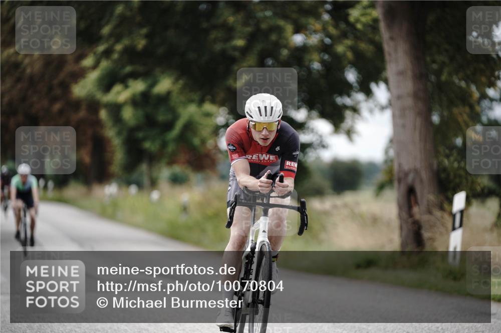 30.08.2026 - Elbe Triathlon Hamburg Michael Burmester http://msf.ph/oto/10070804 30.08.2026 09:58:40 Radfahren 417, 464, 503, 513, 526, 656, 746, 779, 950 meine-sportfotos.de