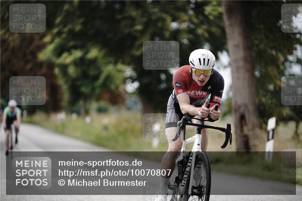 30.08.2026 - Elbe Triathlon Hamburg Michael Burmester http://msf.ph/oto/10070807 30.08.2026 09:58:40 Radfahren 417, 464, 503, 513, 526, 656, 746, 779, 950 meine-sportfotos.de