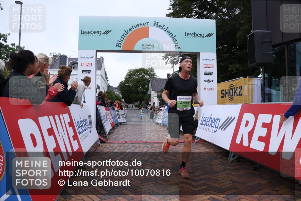 30.08.2026 - Blankeneser Heldenlauf Lena Gebhardt http://msf.ph/oto/10070816 30.08.2026 10:09:55 Ziel 5043 meine-sportfotos.de