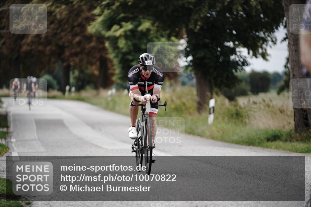 30.08.2026 - Elbe Triathlon Hamburg Michael Burmester http://msf.ph/oto/10070822 30.08.2026 09:58:46 Radfahren 464, 513, 540, 746, 950 meine-sportfotos.de