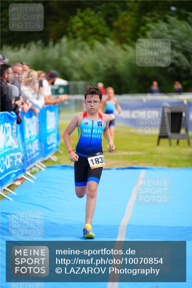 30.08.2026 - Elbe Triathlon Hamburg LAZAROV Photography http://msf.ph/oto/10070854 30.08.2026 12:55:17 Ziel 1831, 1856, 1868 meine-sportfotos.de