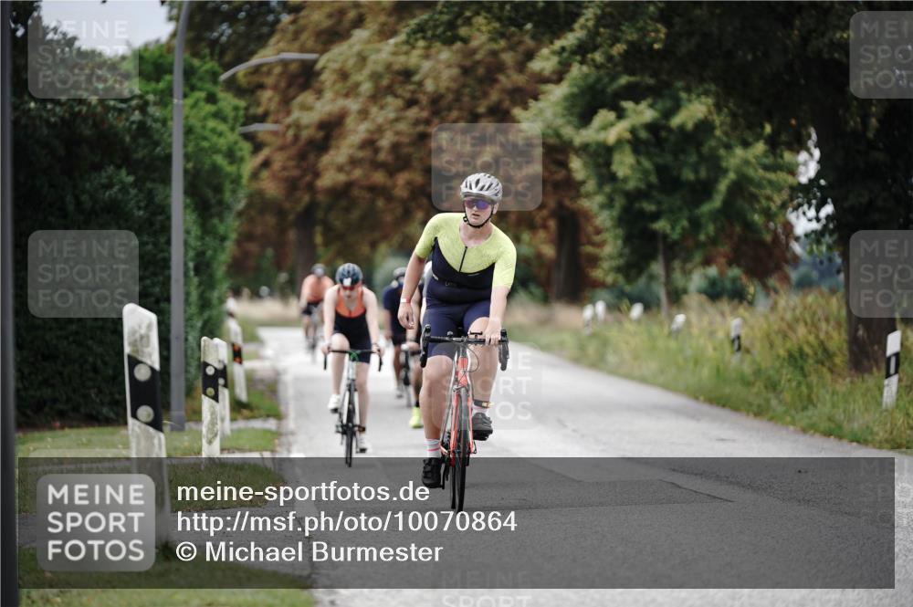 30.08.2026 - Elbe Triathlon Hamburg Michael Burmester http://msf.ph/oto/10070864 30.08.2026 09:59:07 Radfahren 299, 491, 495, 579, 580, 605, 647, 718, 802 meine-sportfotos.de