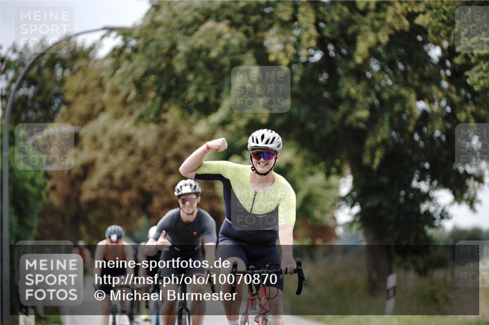 30.08.2026 - Elbe Triathlon Hamburg Michael Burmester http://msf.ph/oto/10070870 30.08.2026 09:59:08 Radfahren 299, 472, 491, 495, 579, 580, 647, 718, 802 meine-sportfotos.de