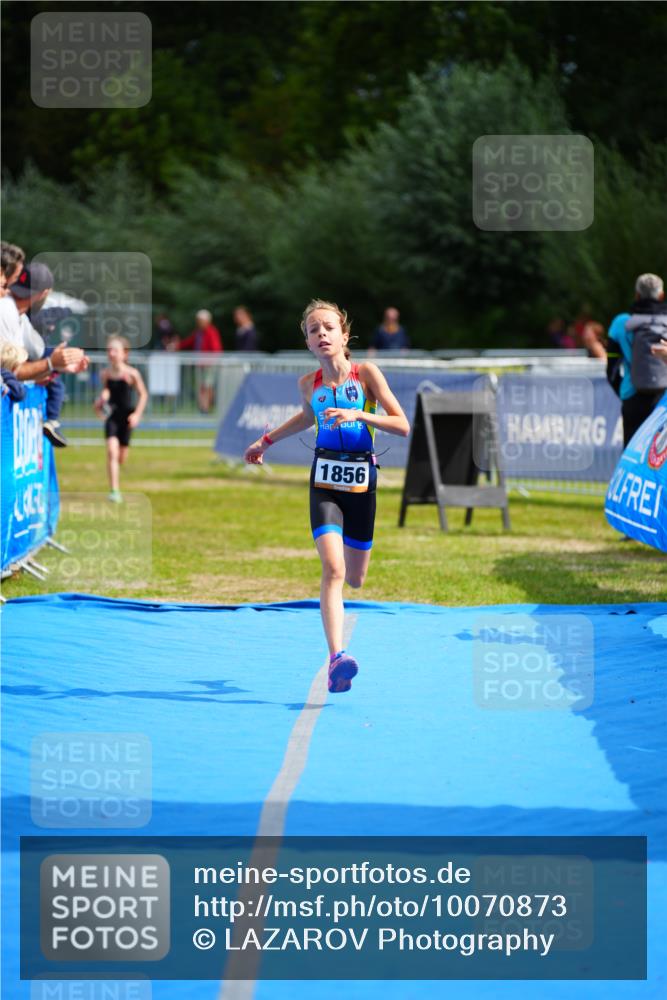 30.08.2026 - Elbe Triathlon Hamburg LAZAROV Photography http://msf.ph/oto/10070873 30.08.2026 12:55:19 Ziel 1831, 1856, 1868 meine-sportfotos.de