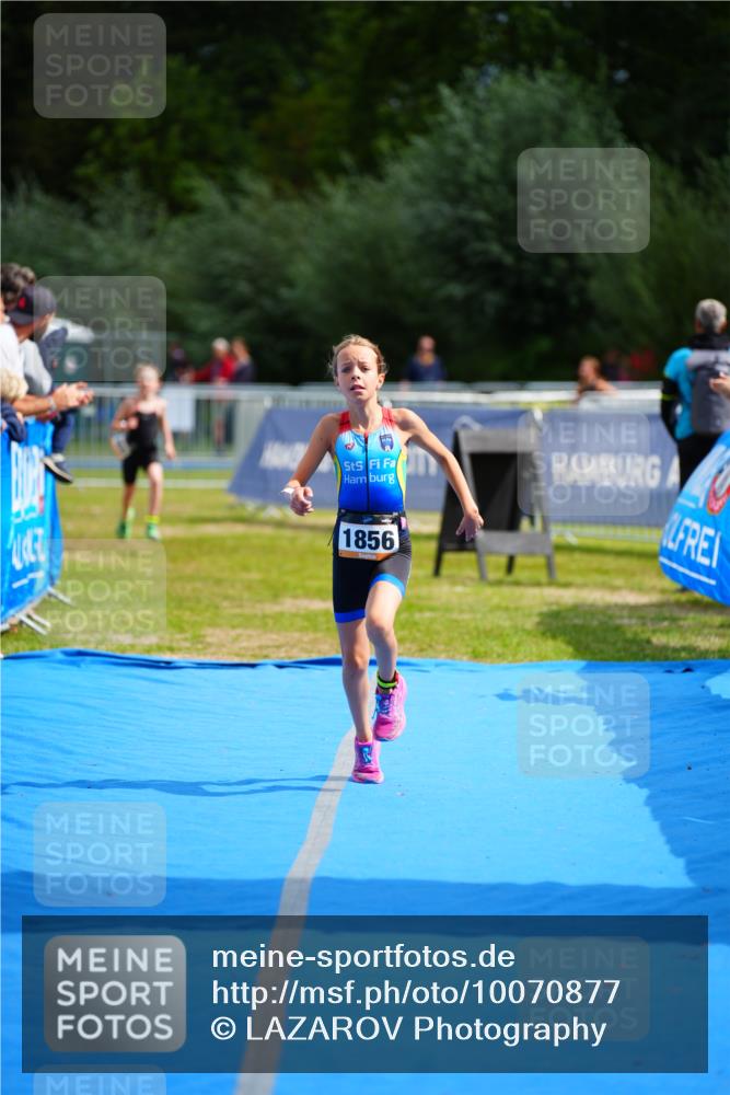 30.08.2026 - Elbe Triathlon Hamburg LAZAROV Photography http://msf.ph/oto/10070877 30.08.2026 12:55:19 Ziel 1831, 1856, 1868 meine-sportfotos.de