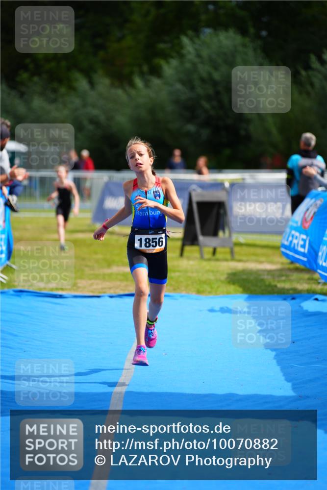 30.08.2026 - Elbe Triathlon Hamburg LAZAROV Photography http://msf.ph/oto/10070882 30.08.2026 12:55:20 Ziel 1831, 1856, 1868 meine-sportfotos.de