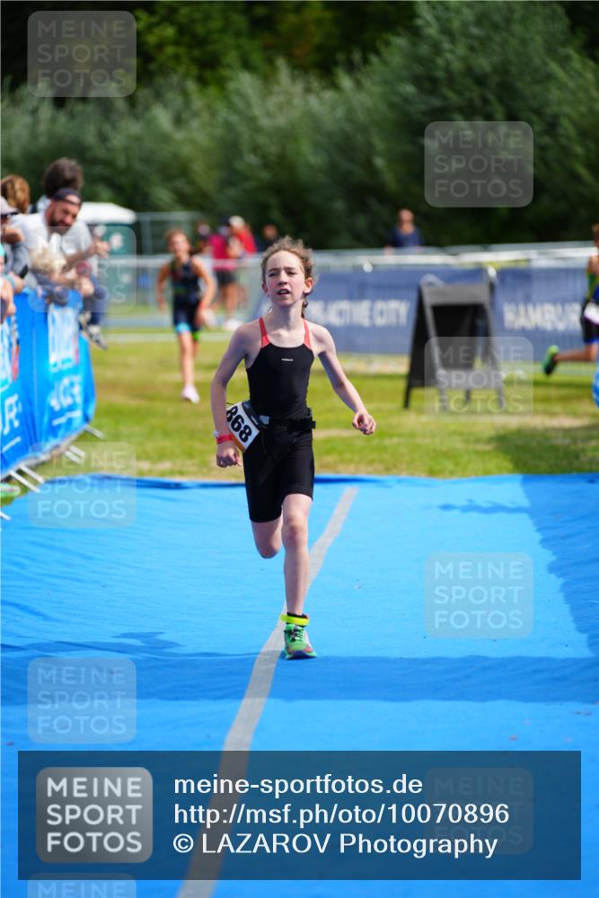 30.08.2026 - Elbe Triathlon Hamburg LAZAROV Photography http://msf.ph/oto/10070896 30.08.2026 12:55:24 Ziel 1856, 1863, 1868 meine-sportfotos.de