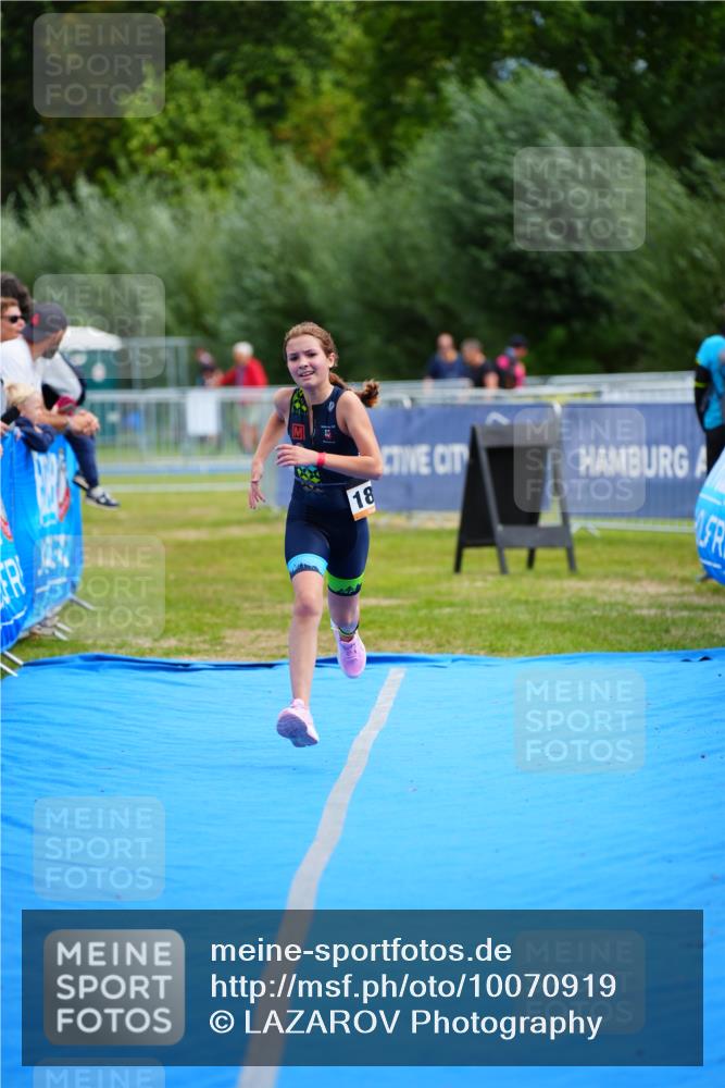 30.08.2026 - Elbe Triathlon Hamburg LAZAROV Photography http://msf.ph/oto/10070919 30.08.2026 12:55:28 Ziel 1863, 1868 meine-sportfotos.de