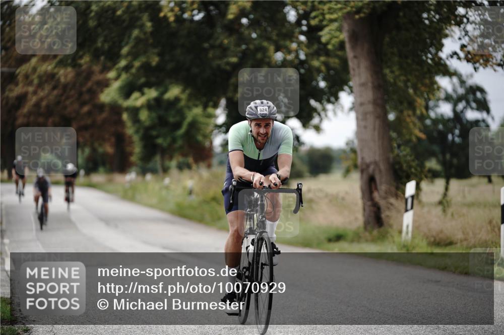 30.08.2026 - Elbe Triathlon Hamburg Michael Burmester http://msf.ph/oto/10070929 30.08.2026 09:59:36 Radfahren 331, 608, 624, 655, 863 meine-sportfotos.de