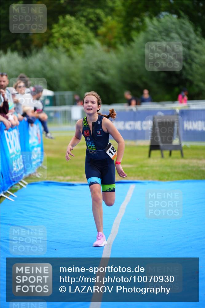 30.08.2026 - Elbe Triathlon Hamburg LAZAROV Photography http://msf.ph/oto/10070930 30.08.2026 12:55:28 Ziel 1863, 1868 meine-sportfotos.de