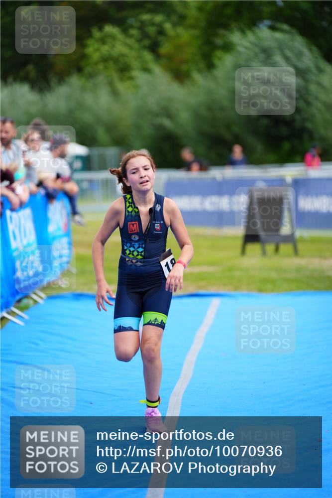 30.08.2026 - Elbe Triathlon Hamburg LAZAROV Photography http://msf.ph/oto/10070936 30.08.2026 12:55:29 Ziel 1863 meine-sportfotos.de