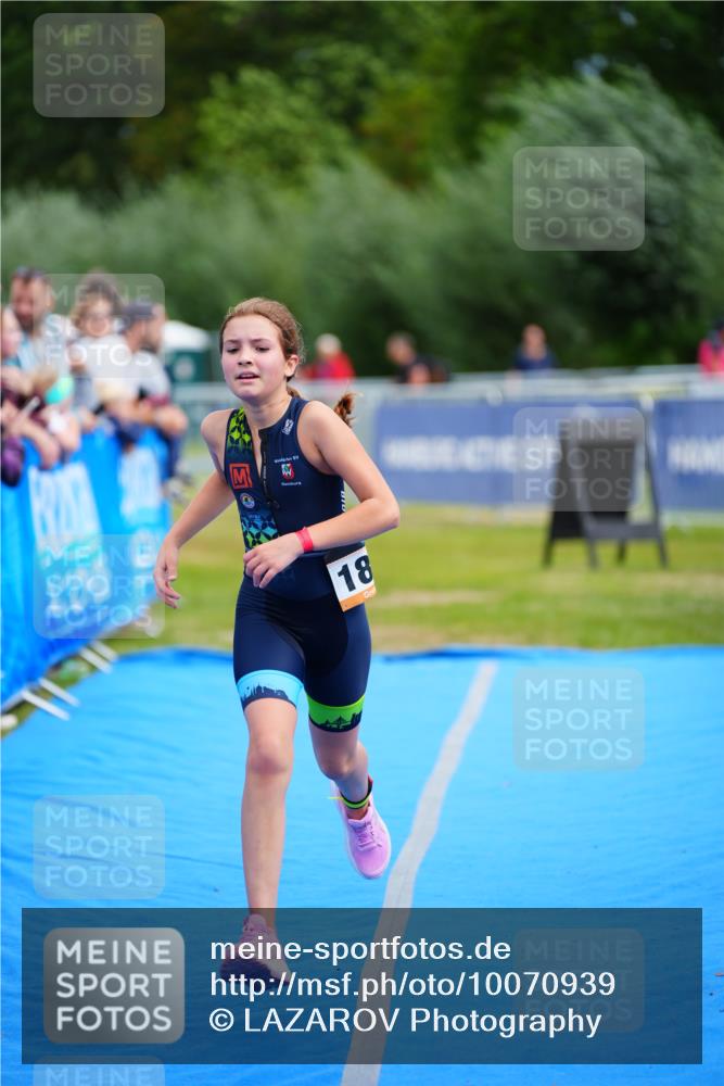 30.08.2026 - Elbe Triathlon Hamburg LAZAROV Photography http://msf.ph/oto/10070939 30.08.2026 12:55:29 Ziel 1863 meine-sportfotos.de