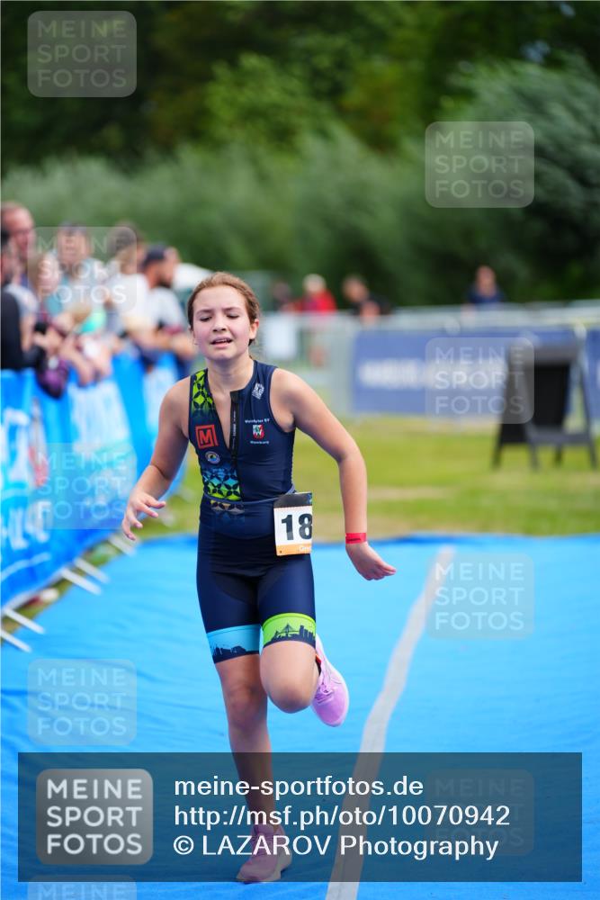 30.08.2026 - Elbe Triathlon Hamburg LAZAROV Photography http://msf.ph/oto/10070942 30.08.2026 12:55:29 Ziel 1863 meine-sportfotos.de