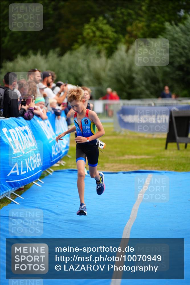 30.08.2026 - Elbe Triathlon Hamburg LAZAROV Photography http://msf.ph/oto/10070949 30.08.2026 12:55:38 Ziel 1840, 1844 meine-sportfotos.de