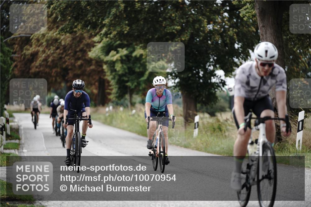30.08.2026 - Elbe Triathlon Hamburg Michael Burmester http://msf.ph/oto/10070954 30.08.2026 09:59:55 Radfahren 248, 394, 430, 467, 532, 547, 596, 697, 769, 874, 900, 947 meine-sportfotos.de