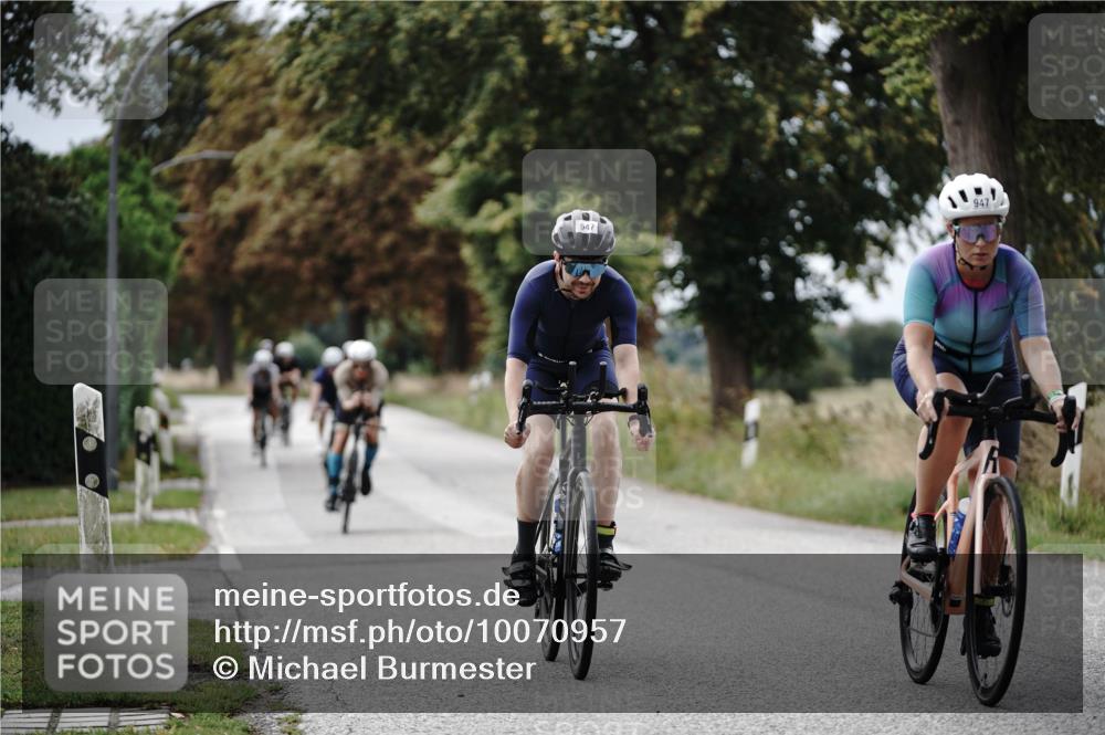30.08.2026 - Elbe Triathlon Hamburg Michael Burmester http://msf.ph/oto/10070957 30.08.2026 09:59:56 Radfahren 248, 394, 430, 467, 532, 547, 596, 697, 769, 874, 900, 947, 958 meine-sportfotos.de