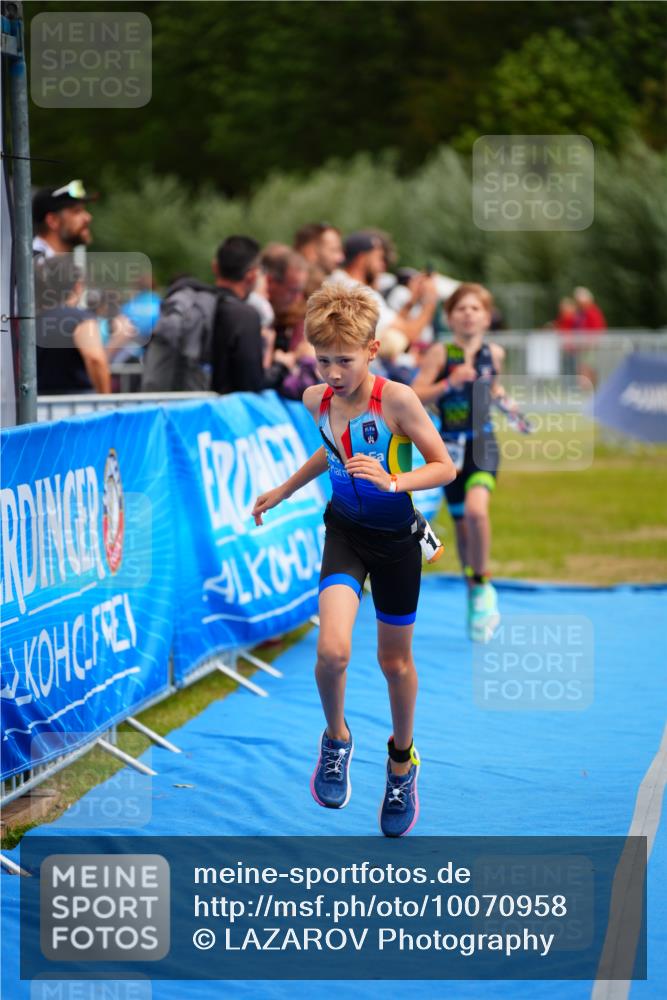 30.08.2026 - Elbe Triathlon Hamburg LAZAROV Photography http://msf.ph/oto/10070958 30.08.2026 12:55:39 Ziel 1840, 1844 meine-sportfotos.de