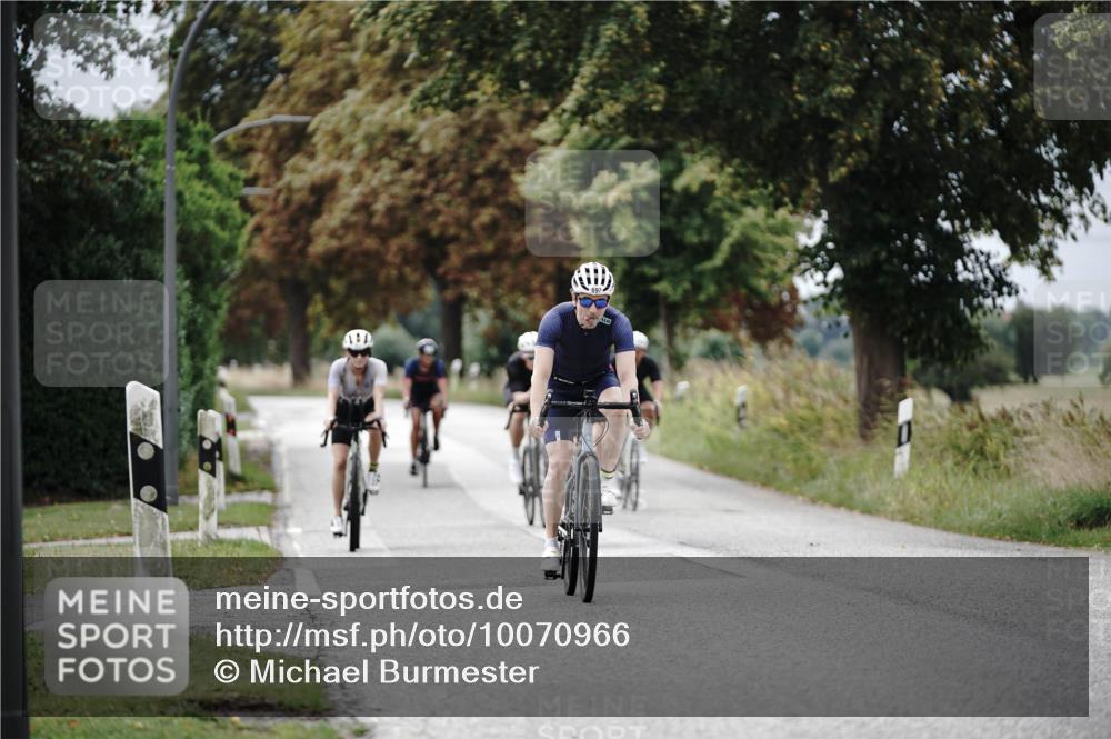30.08.2026 - Elbe Triathlon Hamburg Michael Burmester http://msf.ph/oto/10070966 30.08.2026 09:59:59 Radfahren 248, 394, 467, 547, 697, 874, 900, 947, 958 meine-sportfotos.de