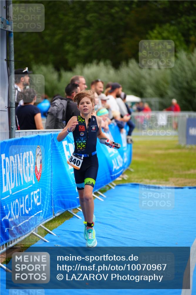 30.08.2026 - Elbe Triathlon Hamburg LAZAROV Photography http://msf.ph/oto/10070967 30.08.2026 12:55:40 Ziel 1840, 1844 meine-sportfotos.de