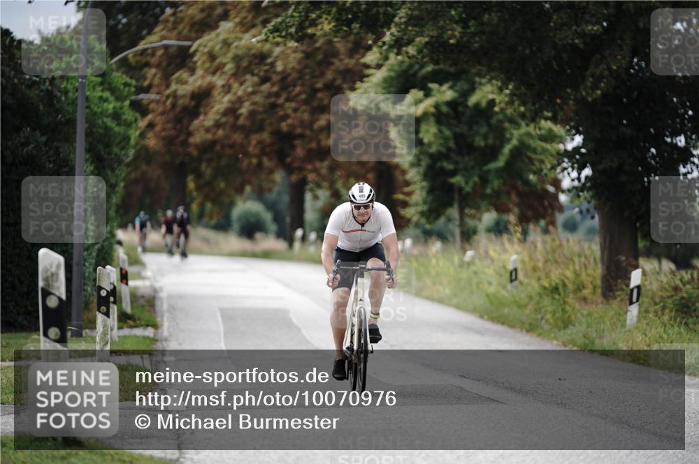 30.08.2026 - Elbe Triathlon Hamburg Michael Burmester http://msf.ph/oto/10070976 30.08.2026 10:00:18 Radfahren 489 meine-sportfotos.de