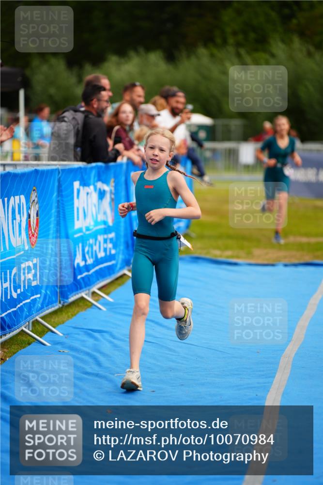 30.08.2026 - Elbe Triathlon Hamburg LAZAROV Photography http://msf.ph/oto/10070984 30.08.2026 12:56:03 Ziel 1809, 1871 meine-sportfotos.de