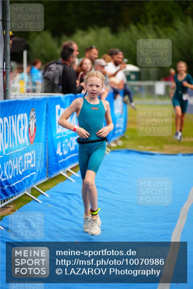 30.08.2026 - Elbe Triathlon Hamburg LAZAROV Photography http://msf.ph/oto/10070986 30.08.2026 12:56:03 Ziel 1809, 1871 meine-sportfotos.de