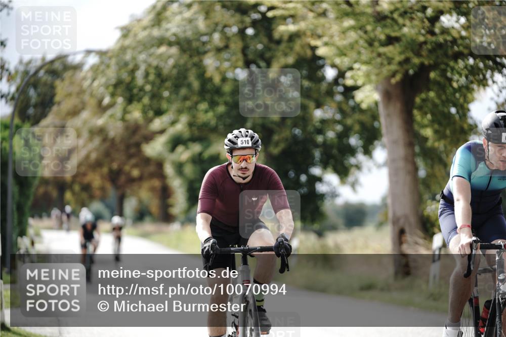 30.08.2026 - Elbe Triathlon Hamburg Michael Burmester http://msf.ph/oto/10070994 30.08.2026 10:00:32 Radfahren 510, 571, 638, 751, 898, 931 meine-sportfotos.de