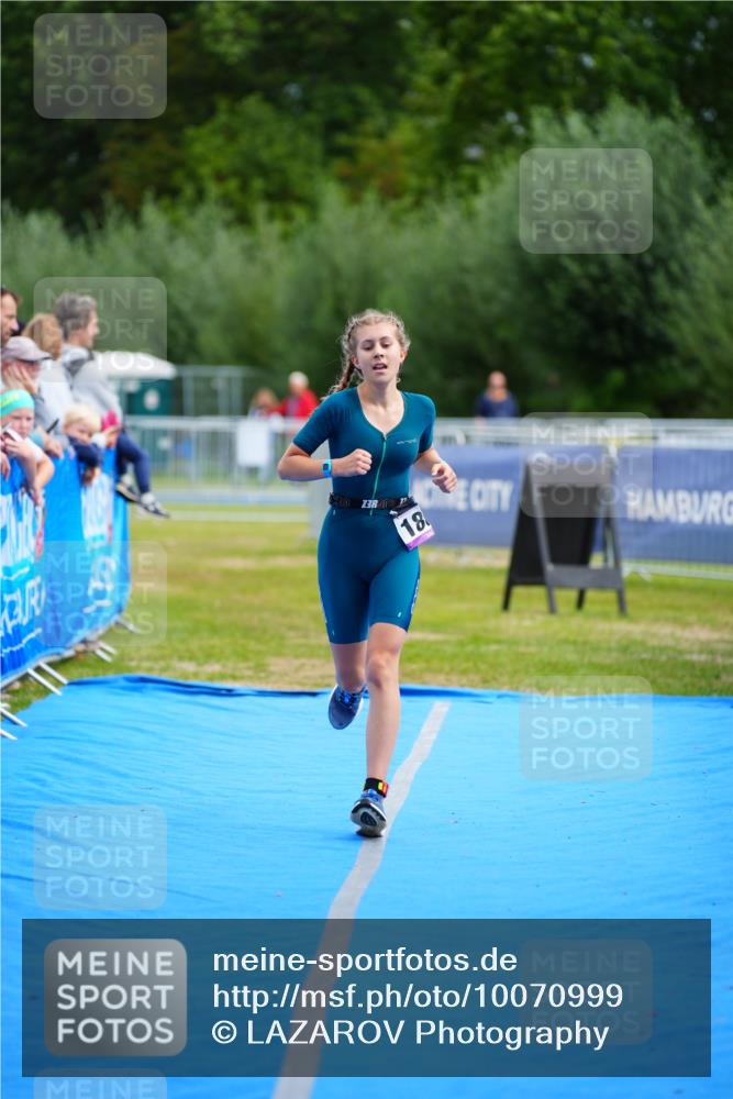 30.08.2026 - Elbe Triathlon Hamburg LAZAROV Photography http://msf.ph/oto/10070999 30.08.2026 12:56:06 Ziel 1809, 1871 meine-sportfotos.de