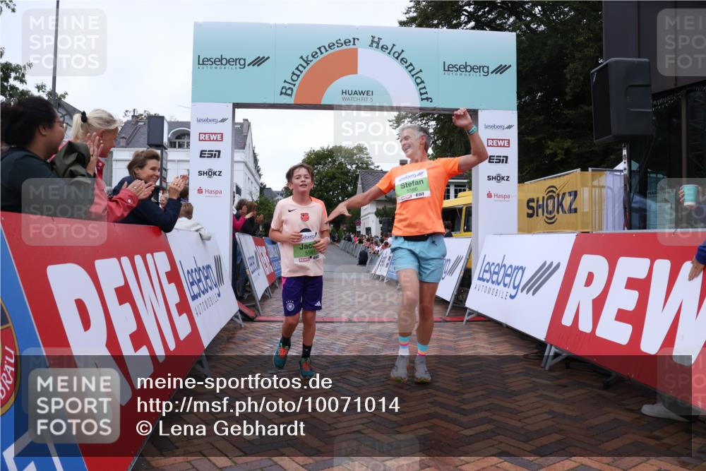 30.08.2026 - Blankeneser Heldenlauf Lena Gebhardt http://msf.ph/oto/10071014 30.08.2026 10:10:34 Ziel 5586, 5587 meine-sportfotos.de