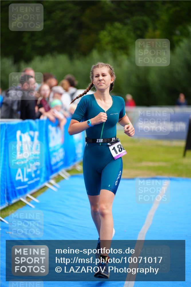 30.08.2026 - Elbe Triathlon Hamburg LAZAROV Photography http://msf.ph/oto/10071017 30.08.2026 12:56:07 Ziel 1809 meine-sportfotos.de