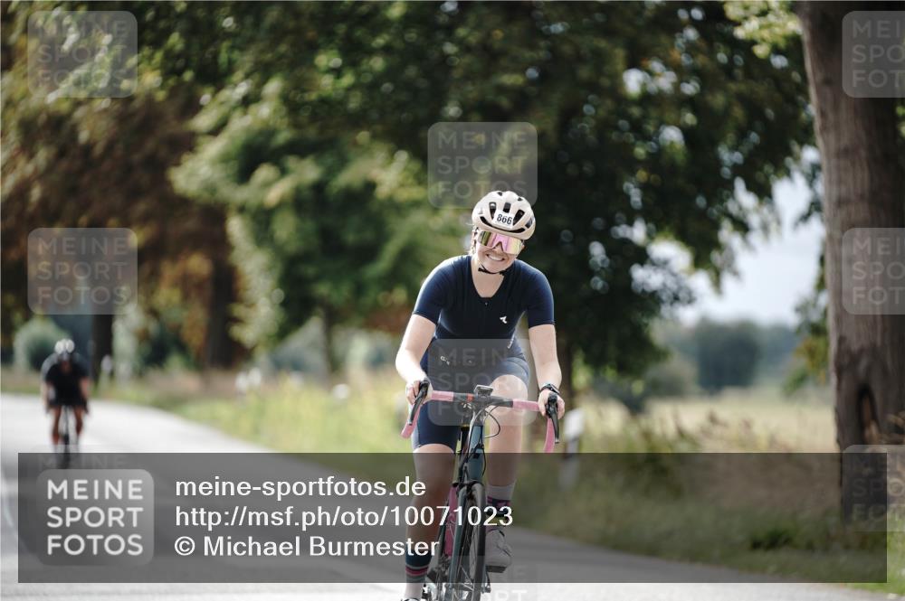 30.08.2026 - Elbe Triathlon Hamburg Michael Burmester http://msf.ph/oto/10071023 30.08.2026 10:00:48 Radfahren 558, 866, 869 meine-sportfotos.de