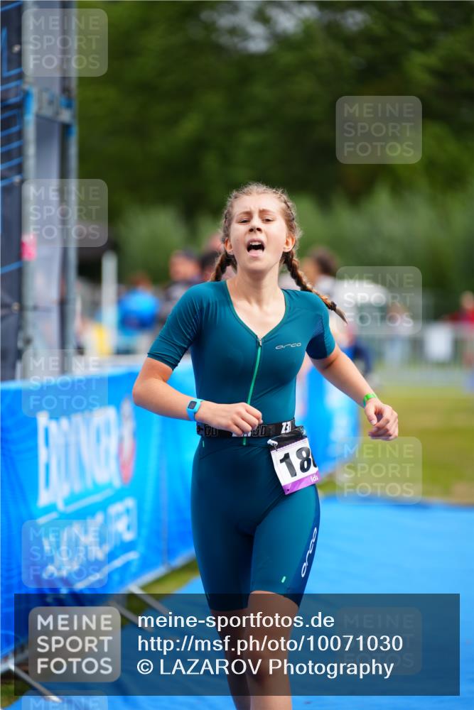 30.08.2026 - Elbe Triathlon Hamburg LAZAROV Photography http://msf.ph/oto/10071030 30.08.2026 12:56:08 Ziel 1809 meine-sportfotos.de