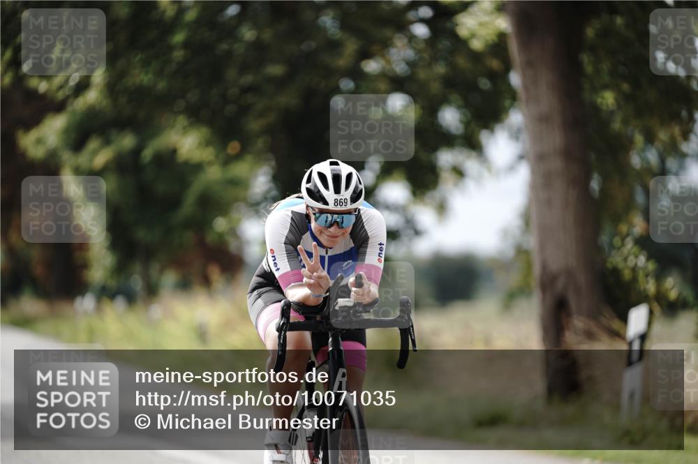 30.08.2026 - Elbe Triathlon Hamburg Michael Burmester http://msf.ph/oto/10071035 30.08.2026 10:00:54 Radfahren 558, 826, 869 meine-sportfotos.de